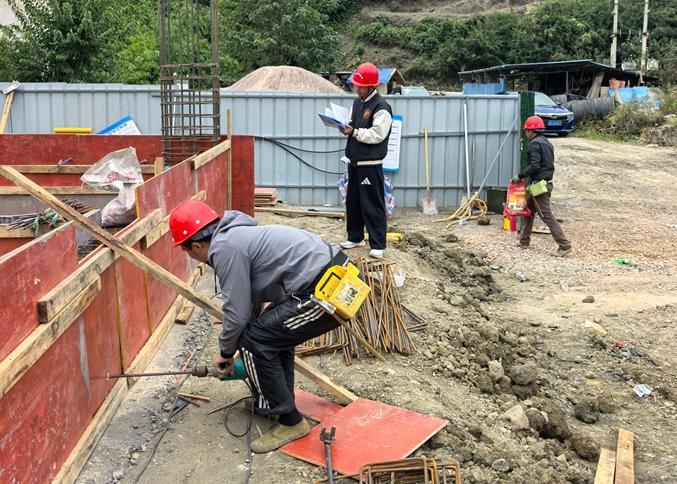 镇远县住建局开展房屋建筑和市政工程安全生产大排查大整治攻坚行动.jpg 镇远县住建局开展房屋建筑和市政工程安全生产大排查大整治攻坚行动.jpg