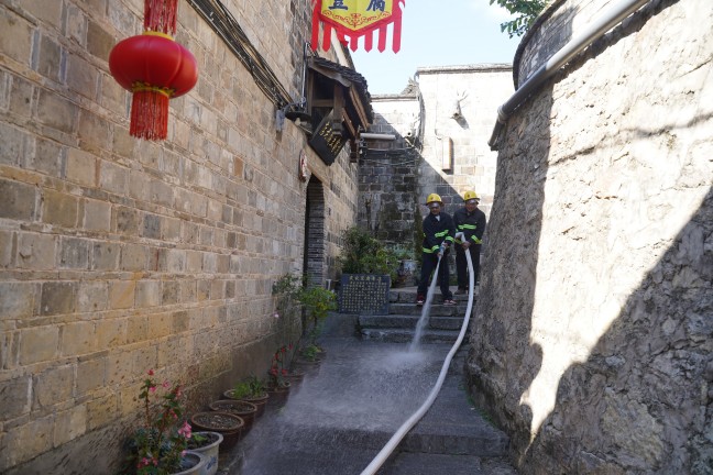 DSC02932.jpg DSC02932.jpg